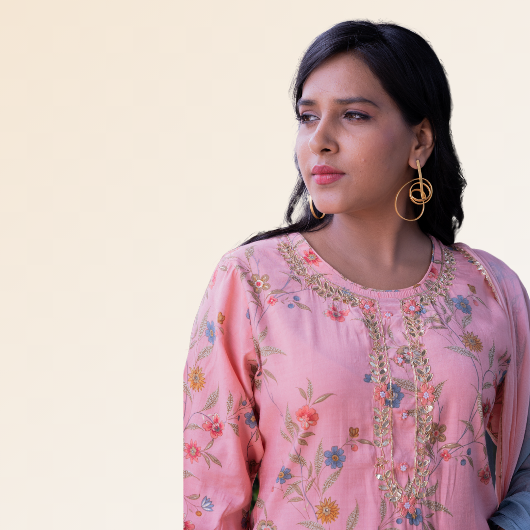 Peach Floral Print Dupatta Set With Gota Work On Neck