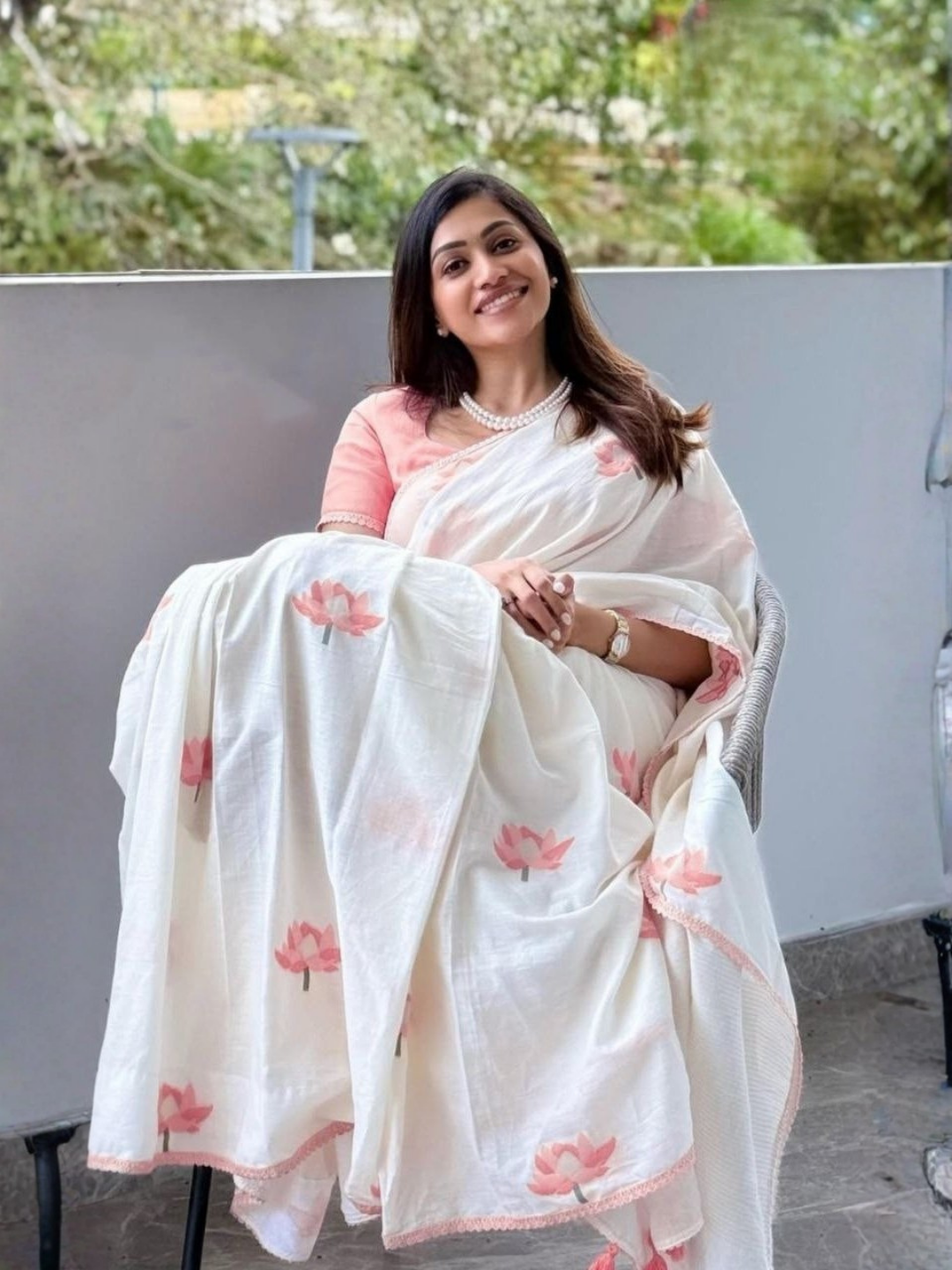 Lotus Motif Soft Linen Ivory Saree