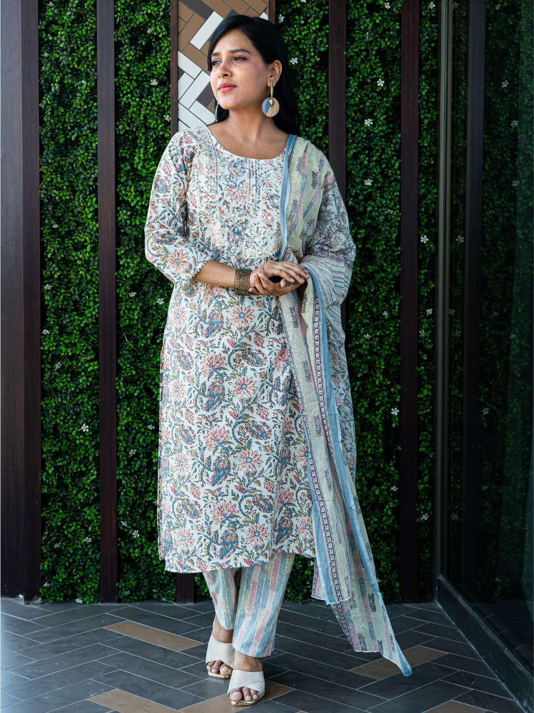 Multi Coloured Floral Print Dupatta Set