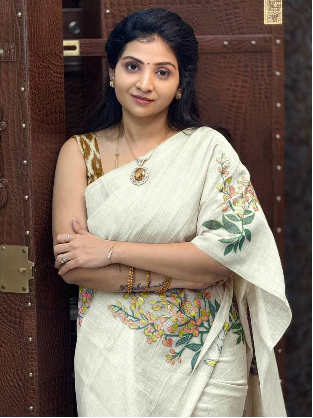 Floral Charm Soft Linen Saree