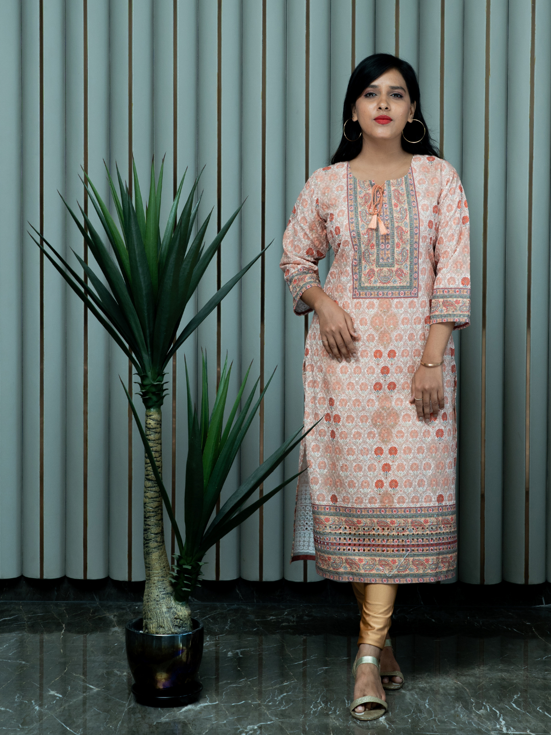 Ivory Schiffli Kurti