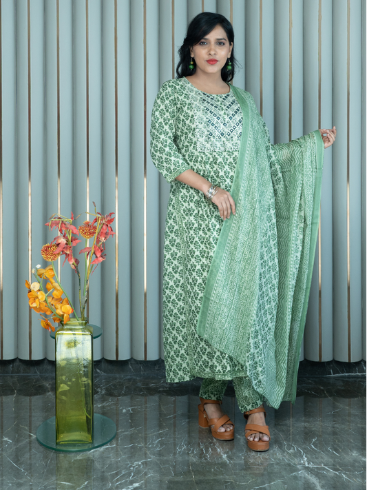 Green Block Print Dupatta Set With Embroidered Yoke