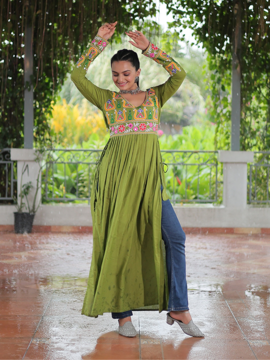 Elegant Kutchi Gamthi Kurti with Statement Back