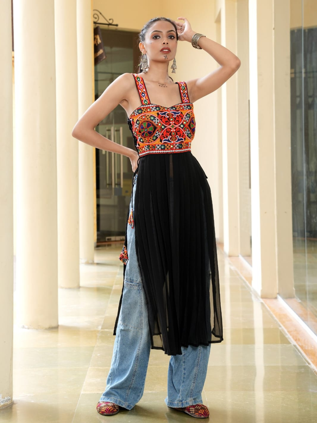Midnight Muse – Gamthi Kurti