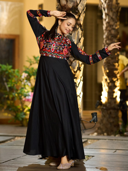 Royal Black Gamthi Gown