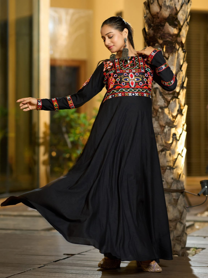 Royal Black Gamthi Gown