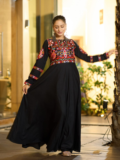 Royal Black Gamthi Gown