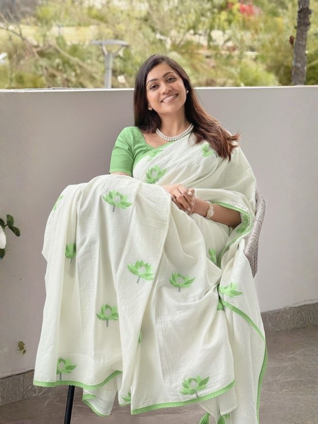 Lotus Motif Soft Linen Ivory Saree