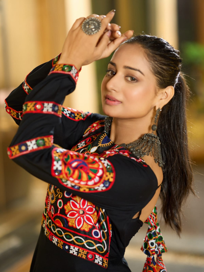 Royal Black Gamthi Gown