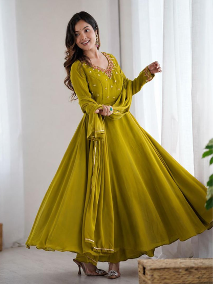 Dreamy Drapes Dupatta Set