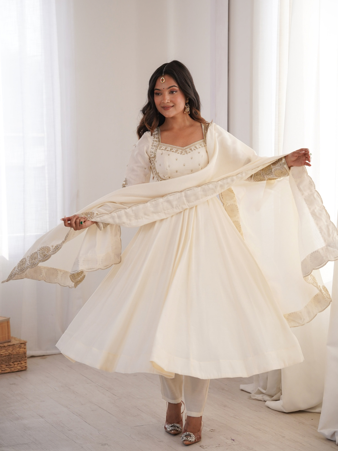 Elegant Aura Embroidered Anarkali