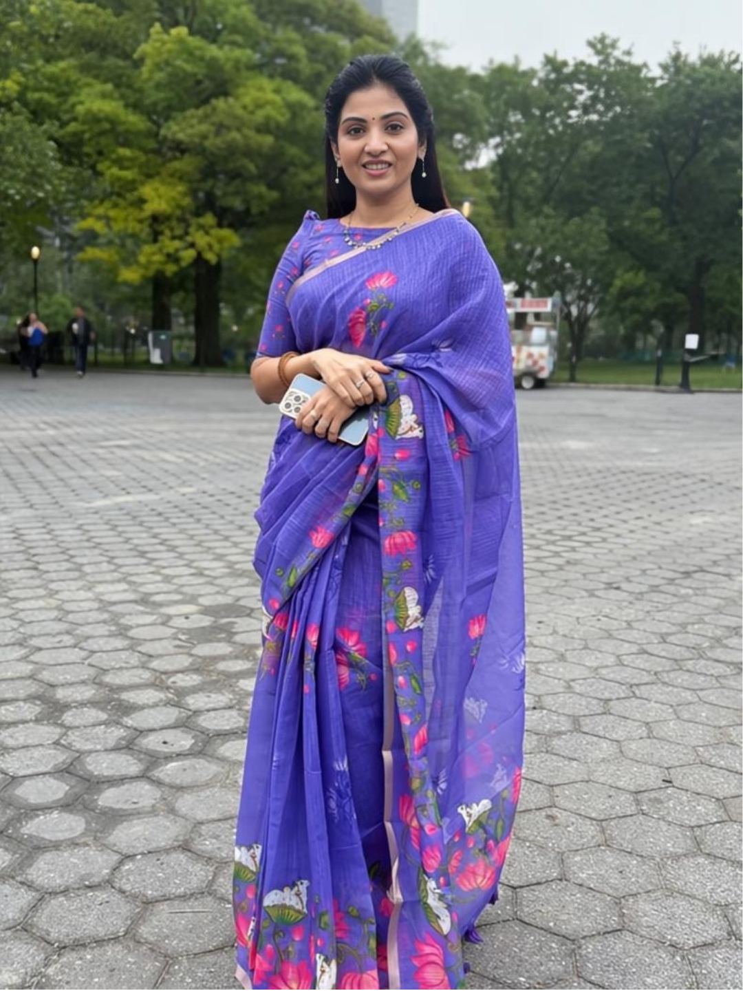 Pichwai Bloom Soft Linen Saree