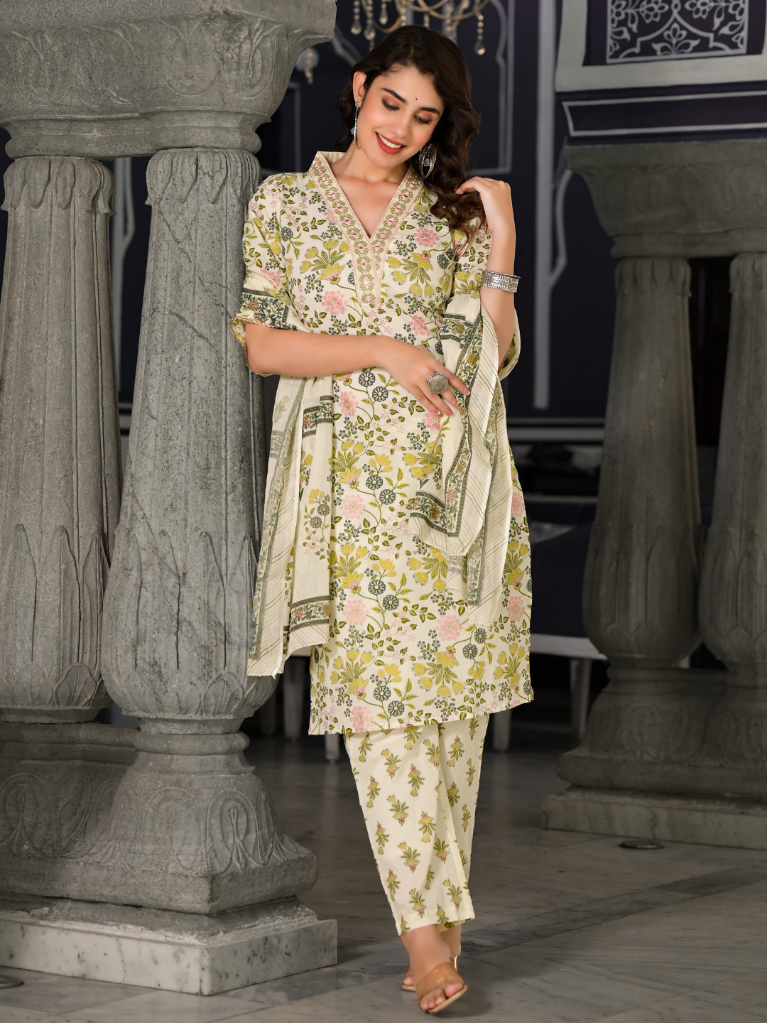 Off White Floral Print Dupatta Set With V Neck