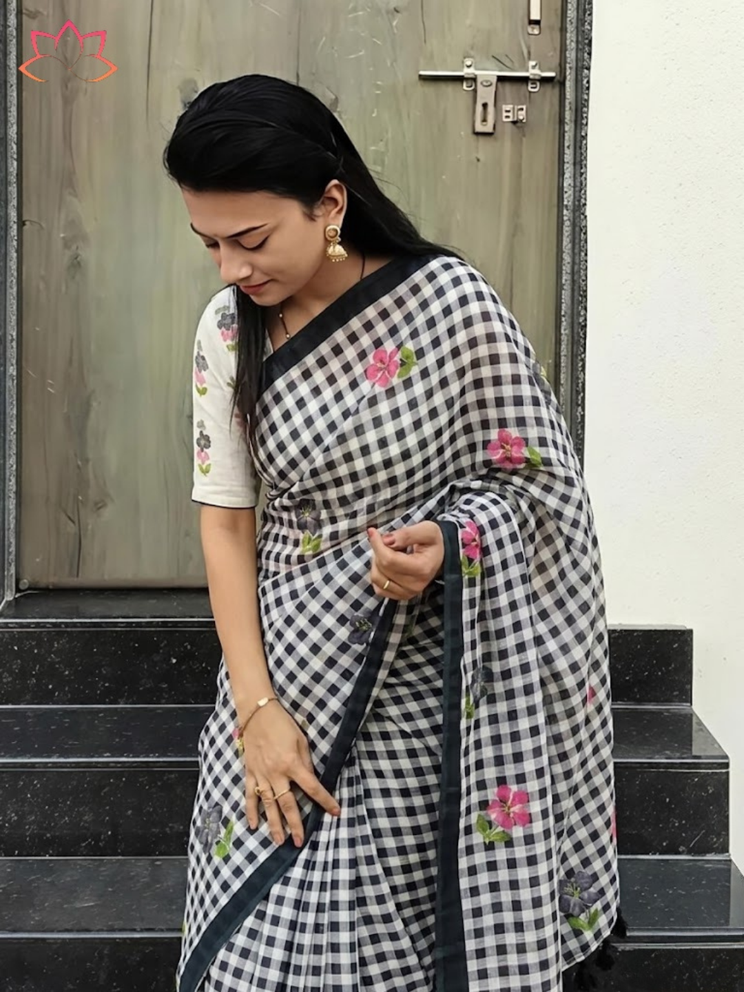 Digital Print Checkered Soft Linen Saree