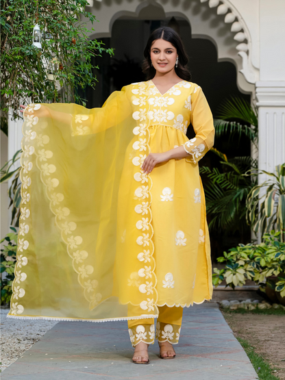 Elegant Grace: Roman Silk Embroidered Dupatta Set