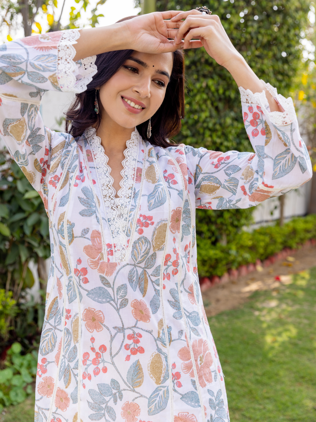 White Dupatta Set With Vibrant Floral Motifs