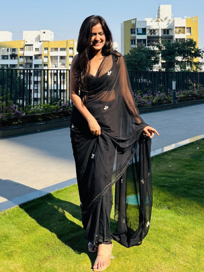 Delicate Cut Dana Motifs Georgette Saree