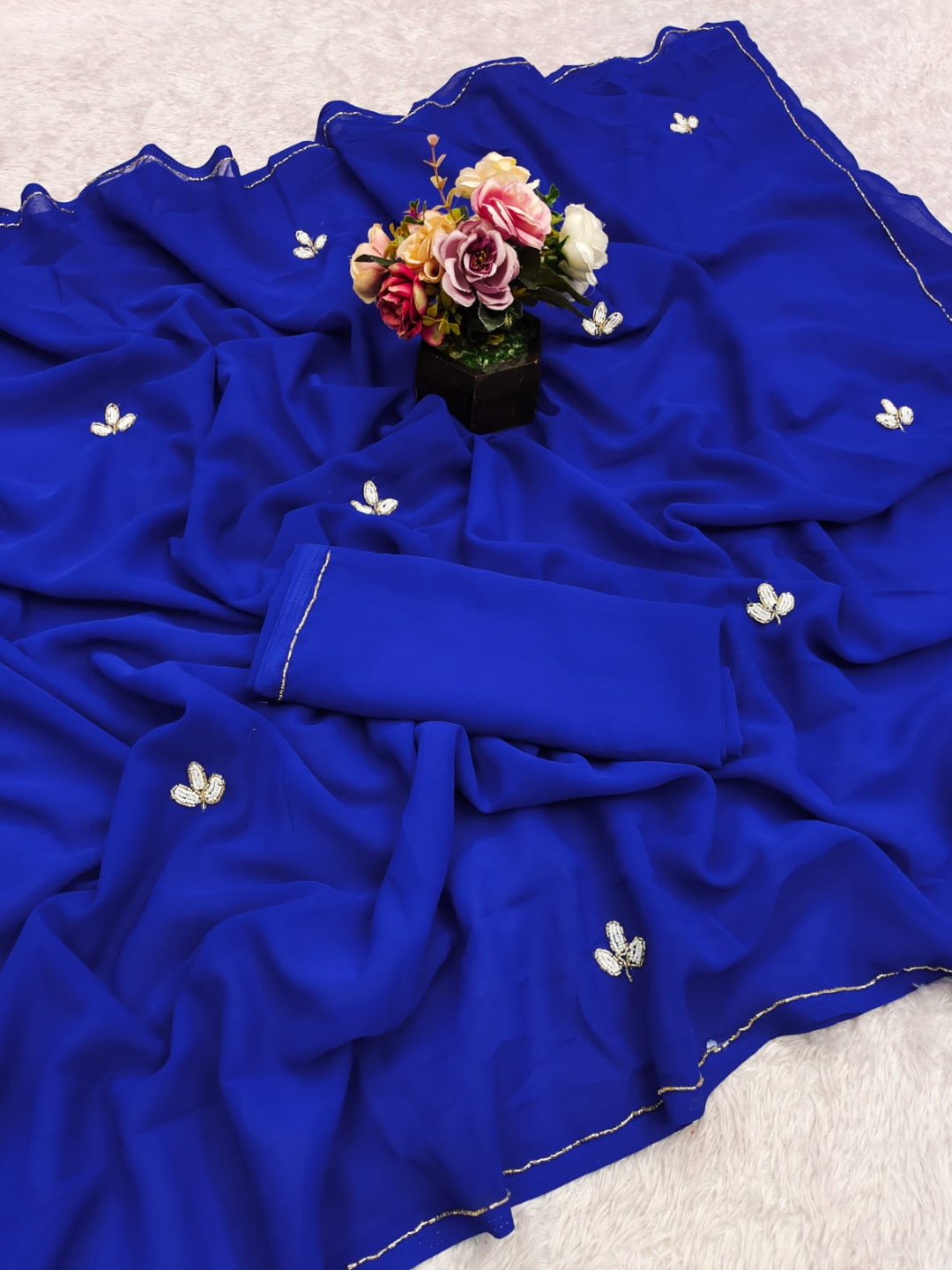 Delicate Cut Dana Motifs Georgette Saree
