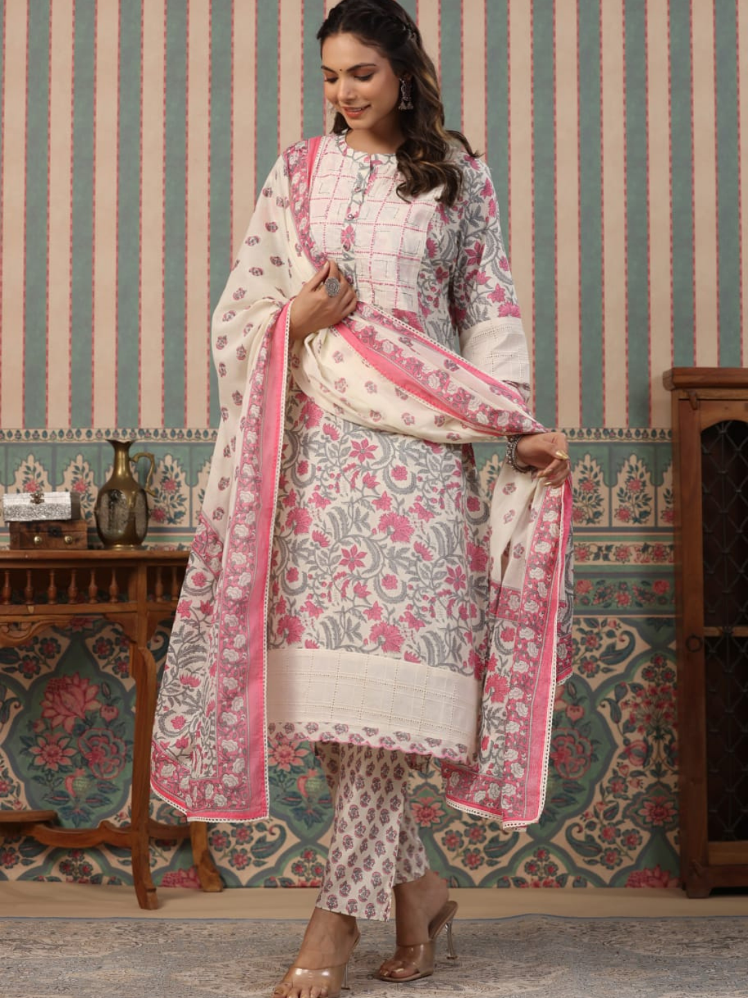 Subtle Floral Print Dupatta Set