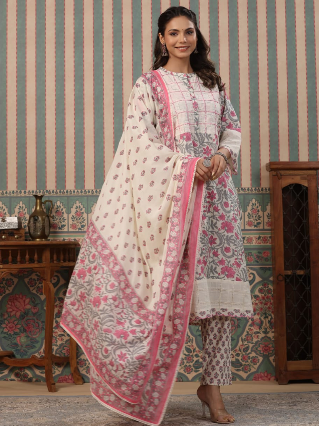 Subtle Floral Print Dupatta Set